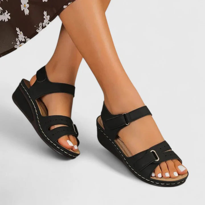 Black / 12