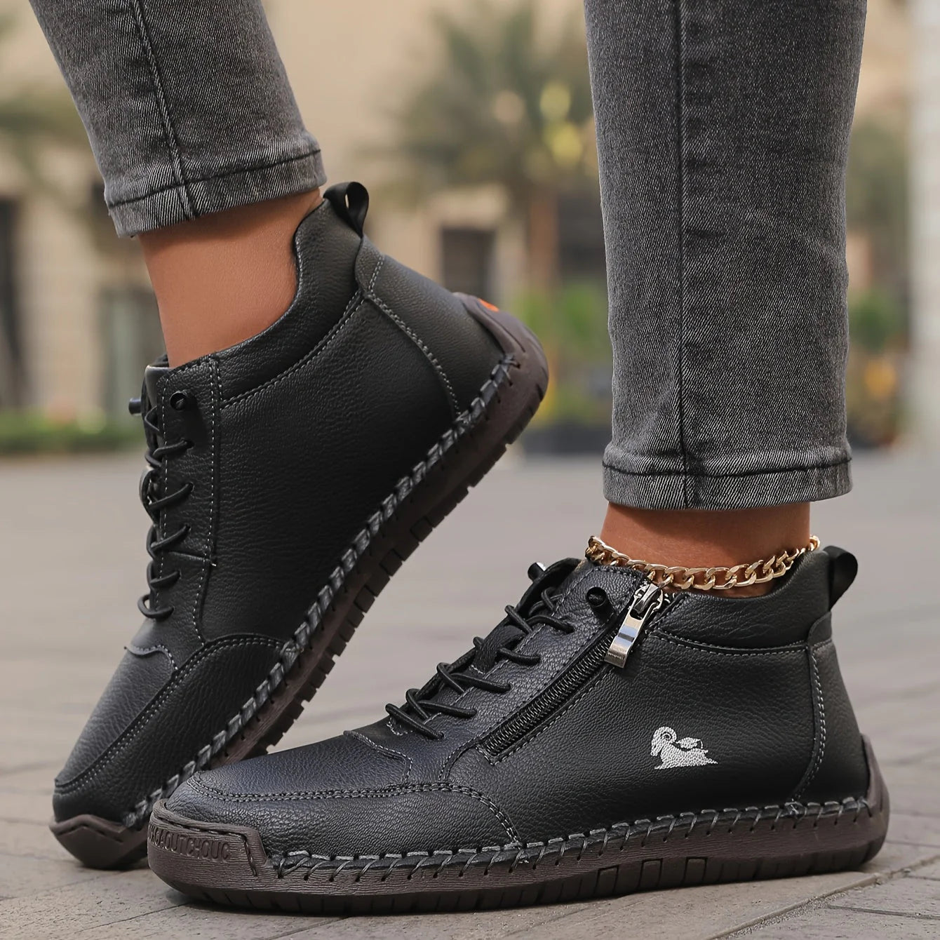 Black / 12