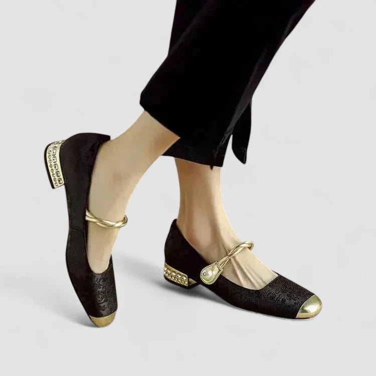 Black / 12