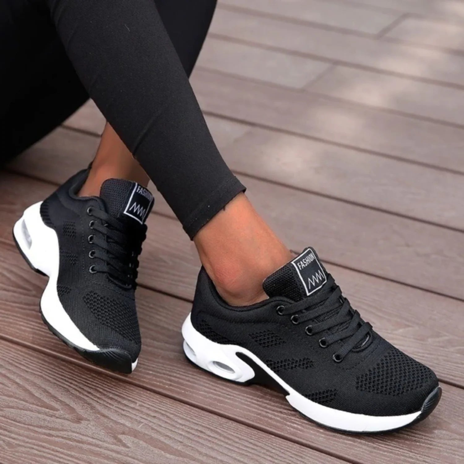 Black / 12