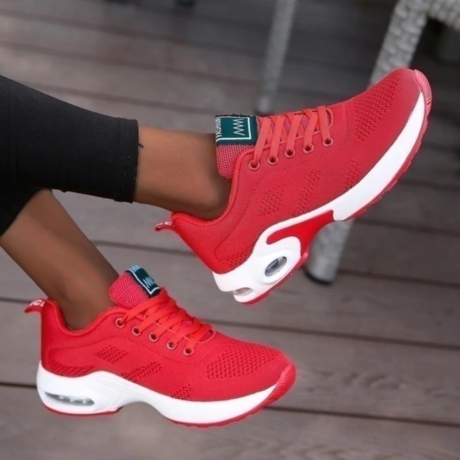 Red / 12