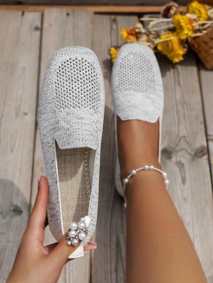 White / 12