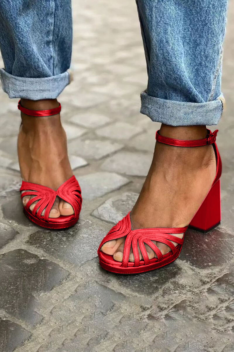 Red / 12
