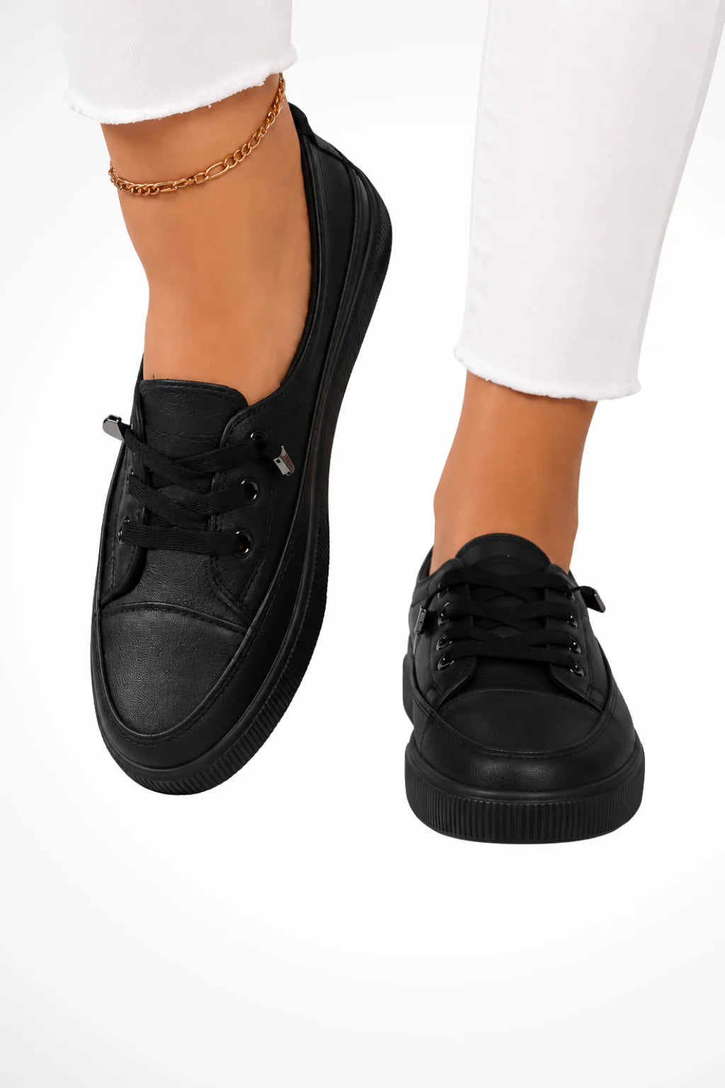 12 / Black
