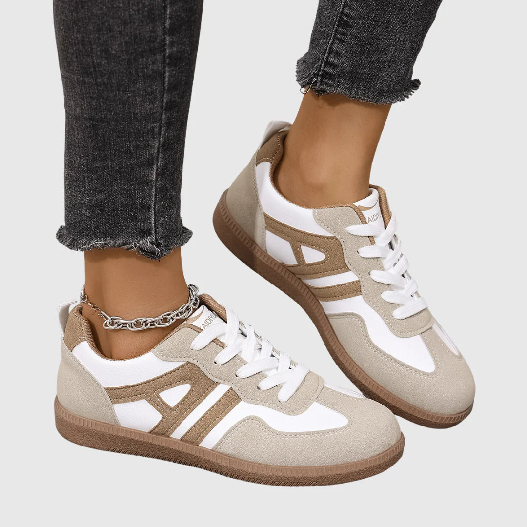 Khaki & White / 12